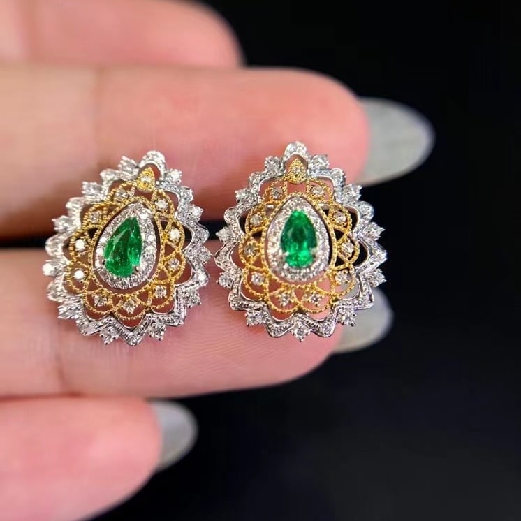 14k Gold 0.74 Ctw Natural Emerald & Diamond Earrings - 2