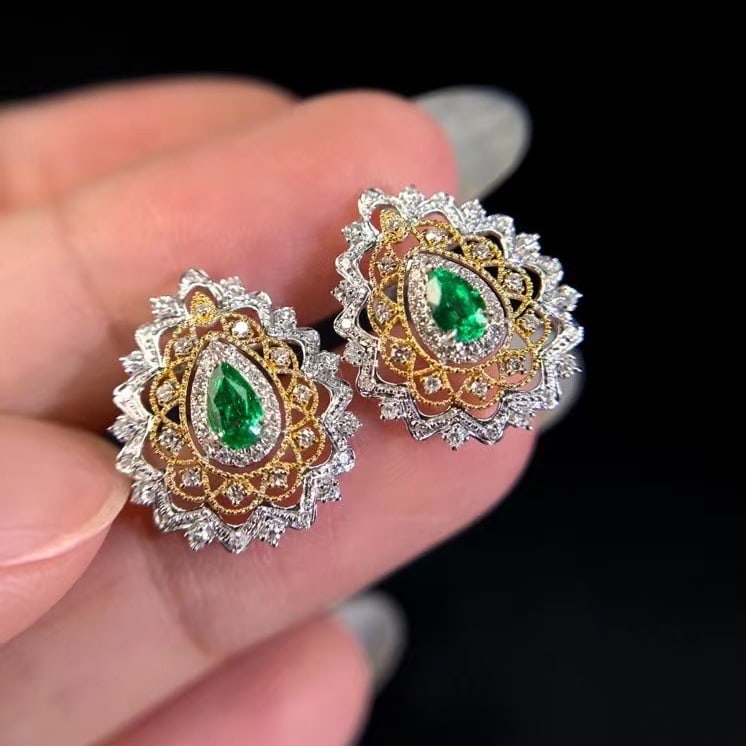 14k Gold 0.74 Ctw Natural Emerald & Diamond Earrings - 3