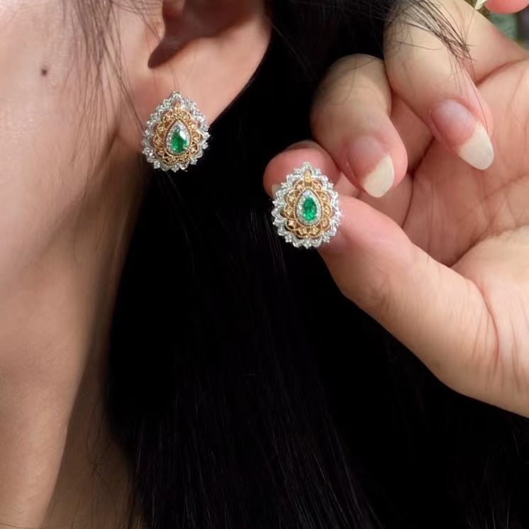 14k Gold 0.74 Ctw Natural Emerald & Diamond Earrings - 4