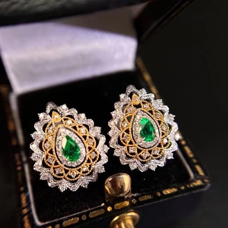 14k Gold 0.74 Ctw Natural Emerald & Diamond Earrings - 5
