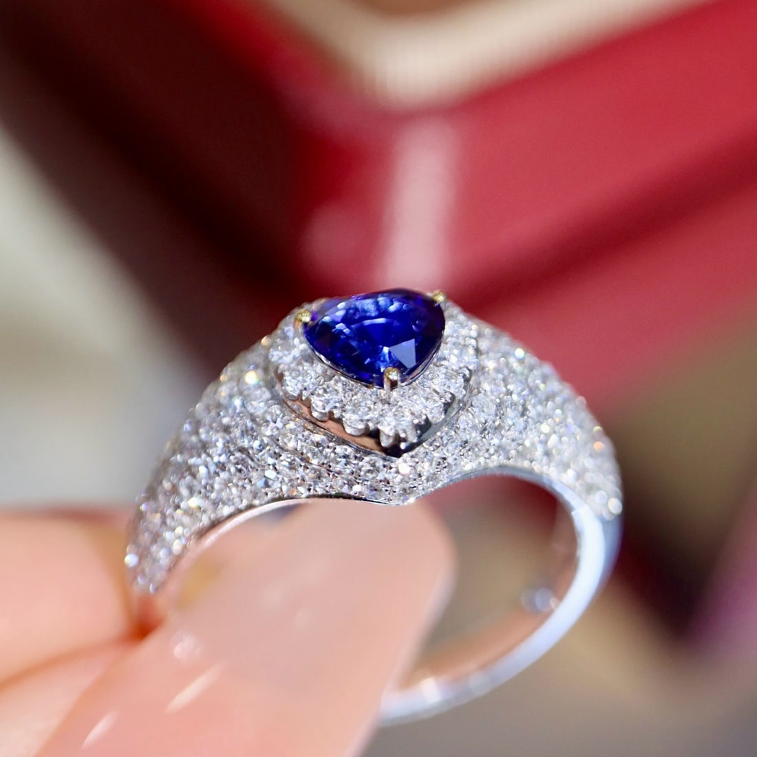 14k Gold 1.36 Ctw Vivid Blue Natural Sapphire & Diamond Ring - 3