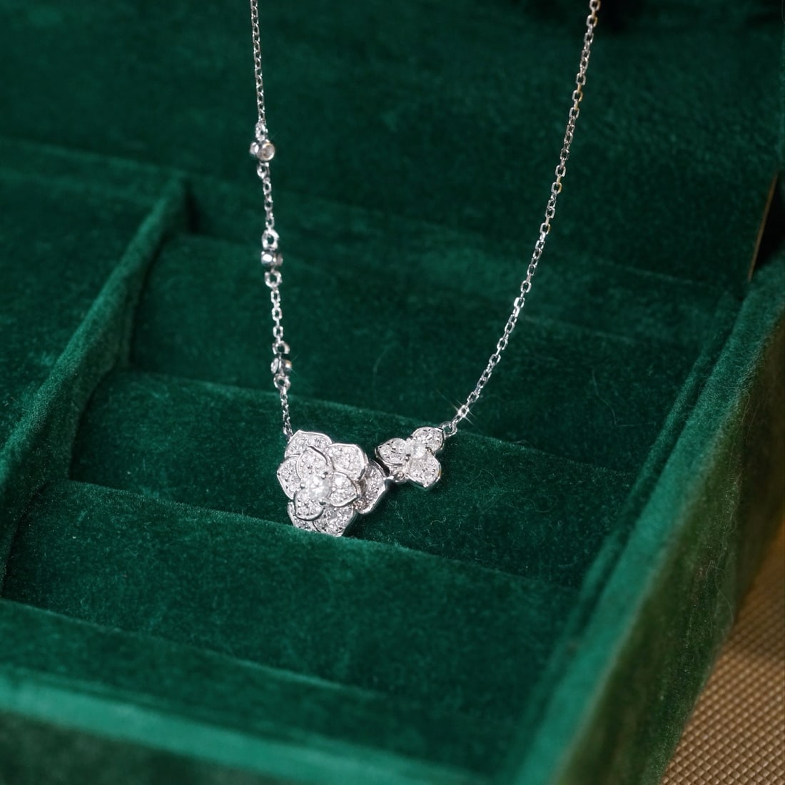 14k Gold 0.45 Ct Natural H Diamond & Flowers Necklace - 2