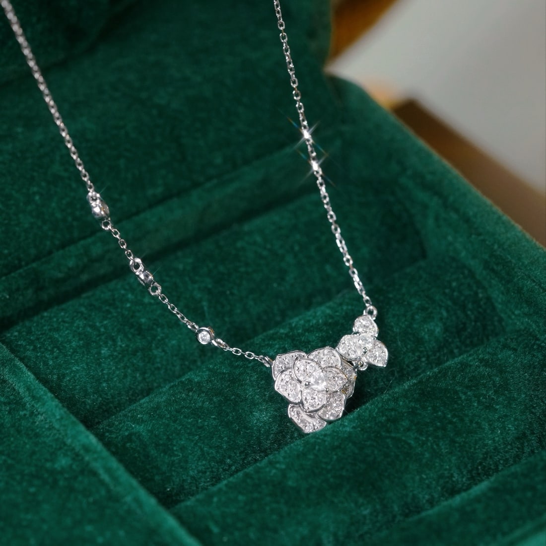 14k Gold 0.45 Ct Natural H Diamond & Flowers Necklace - 7