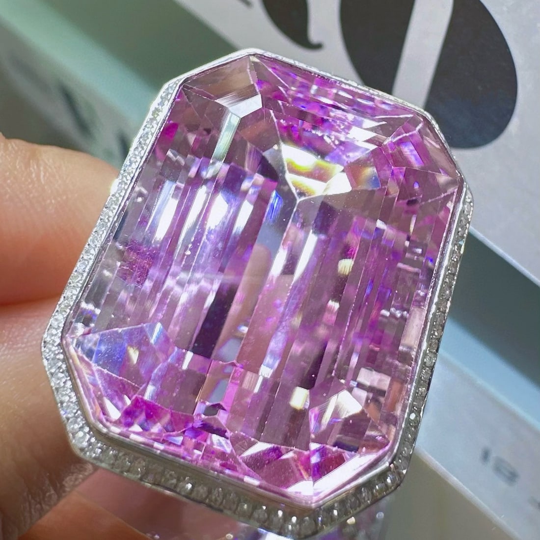 14k Gold 44.28 Ctw Natural Kunzite & Diamond Ring - 2