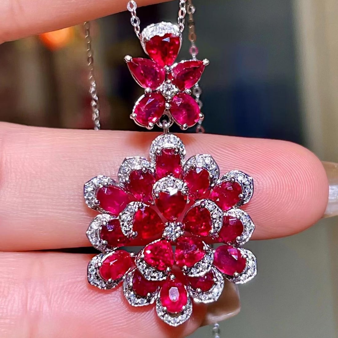 14k Gold 5.67 Ctw Natural Ruby & Diamond Pendant( Without Chain ): Ref:231188030 // gold content:14k gold // main gemstone:ruby // shape:multiple // carat weight:5. 39ct // color:red // treatment:natural // // adjacent gemstone 2 : diamond // shape:round // carat