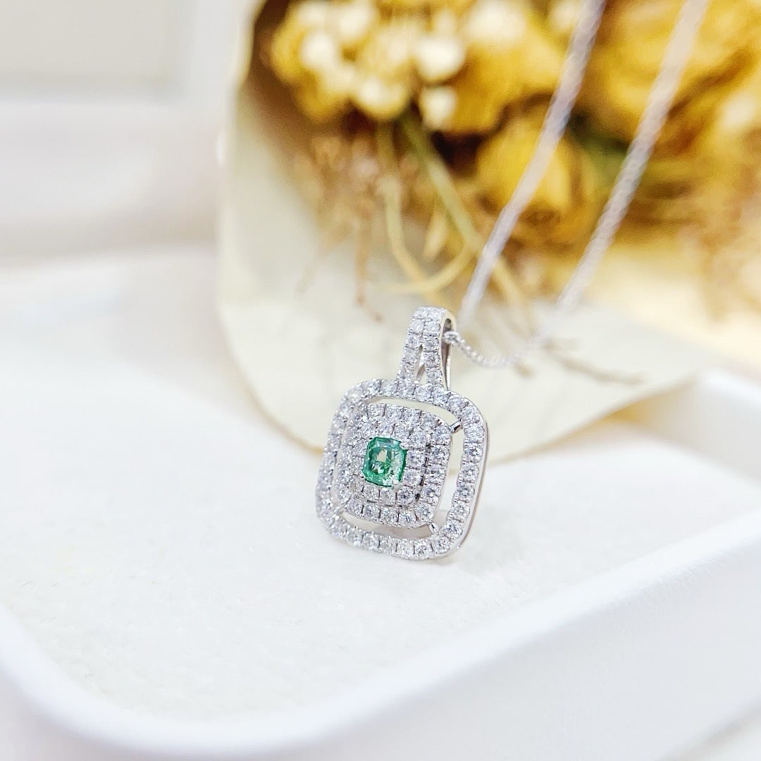 14k Gold 0.65 Ctw Natural Green Diamond & Diamond Necklace - 2