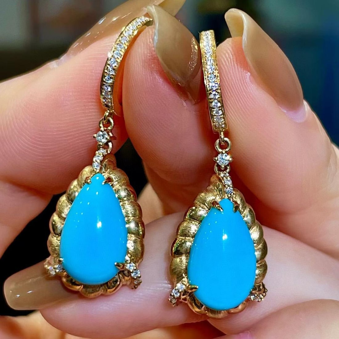 14k Gold 5.63 Ctw Natural Blue Turquoise & Diamond Earrings: Ref:231188066 // gold content:14k gold // main gemstone:blue turquoise // shape:pear // carat weight:5. 39ct // color:blue // treatment:natural // // adjacent gemstone 2 : diamond // shape:round // ca