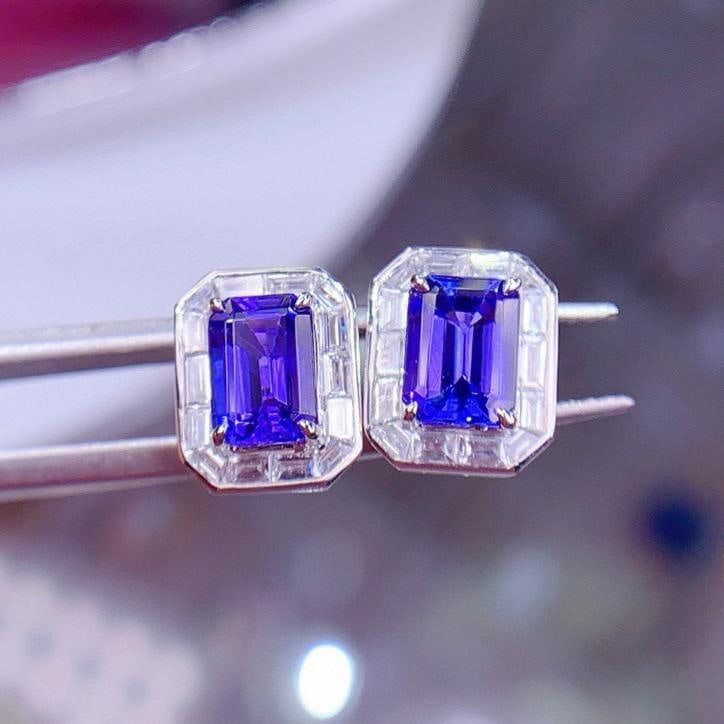 14k Gold 3.14 Ctw Natural Tanzanite & Diamond Earrings: Ref:231188068 // gold content:14k gold // main gemstone:tanzanite // shape:octagonal // carat weight:2. 5ct // color:blue // treatment:natural // // adjacent gemstone 2 : diamond // shape:baguette // 