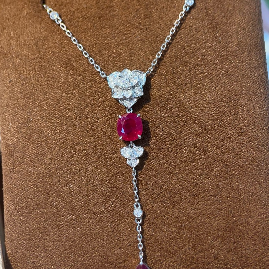 14k Gold 2.51 Ctw Natural Ruby & Diamond Necklace: Ref:231188078 // gold content:14k gold // main gemstone:ruby // shape:multiple // carat weight:2. 28ct // color:red // treatment:natural // // adjacent gemstone 2 : diamond // shape:round // carat wei