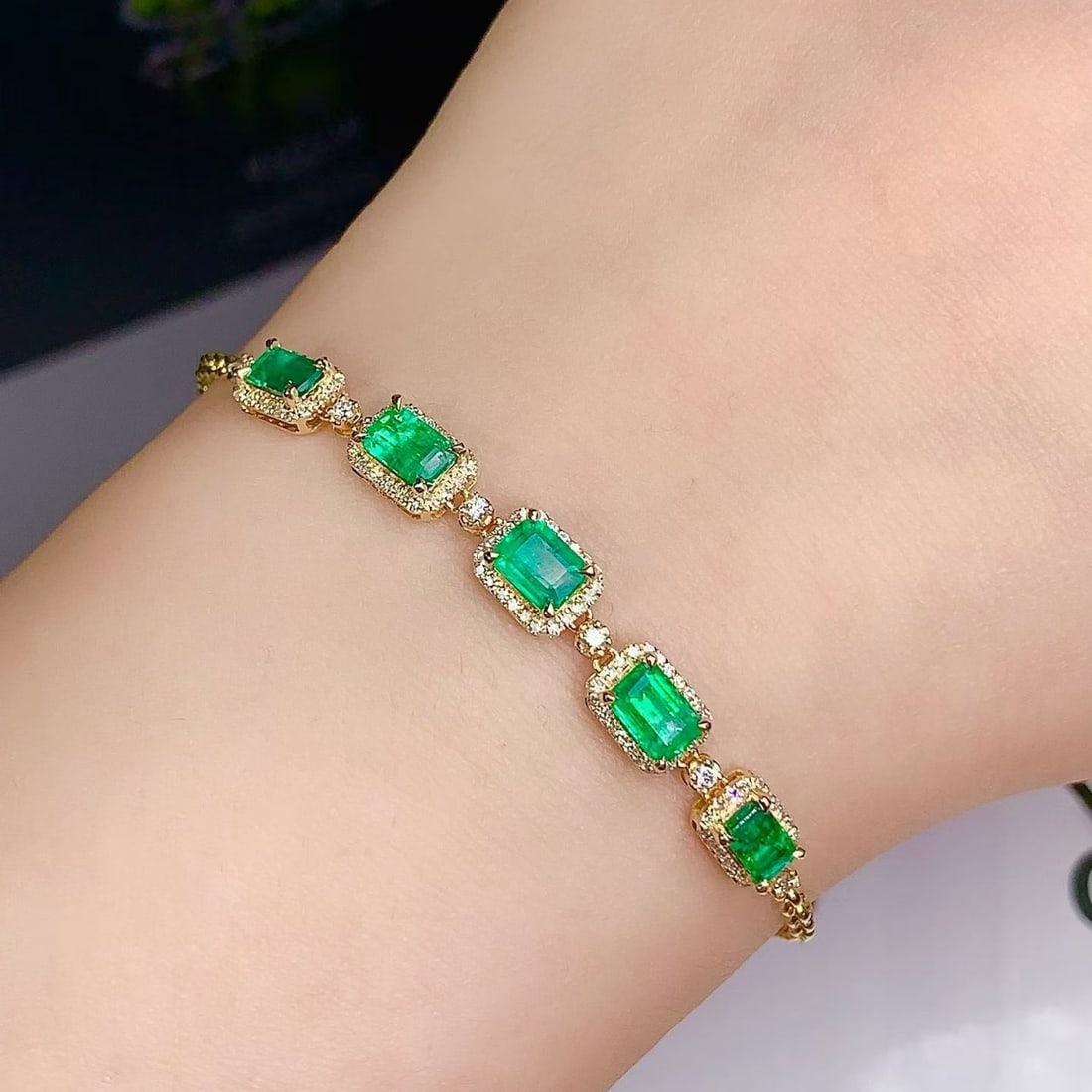 14k Gold 2.25 Ctw Natural Emerald & Diamond Bracelet - 3