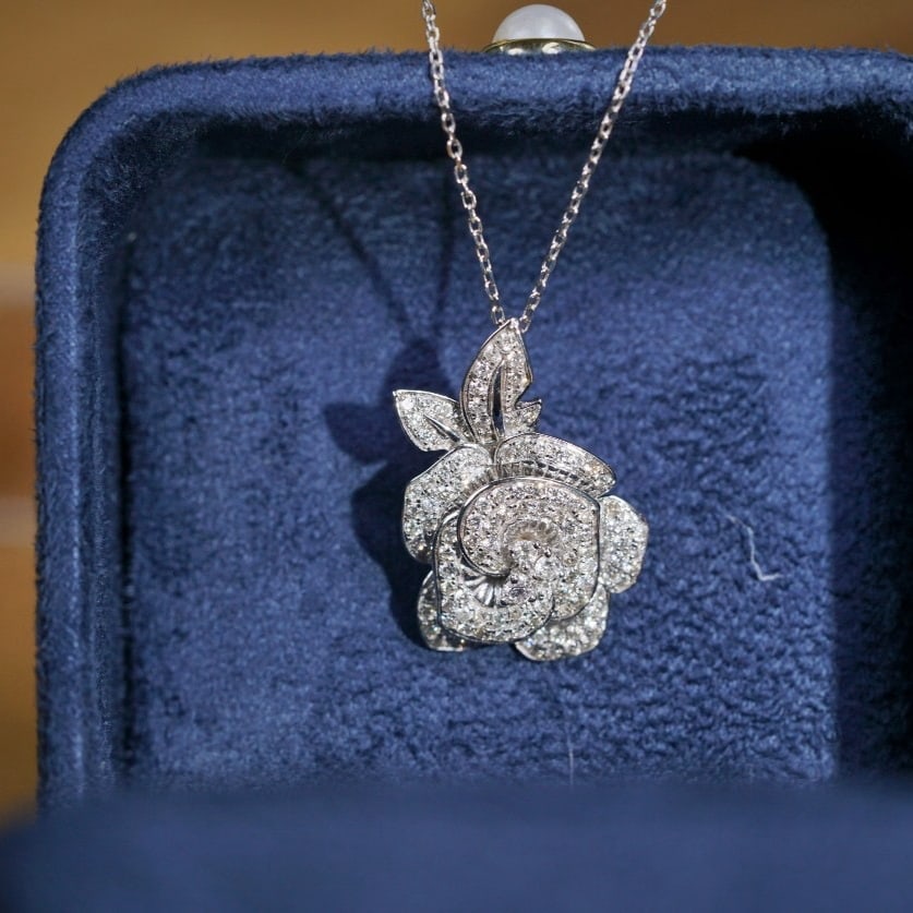 14k Gold 0.73 Ct Natural H Diamond & Flowers Necklace - 4