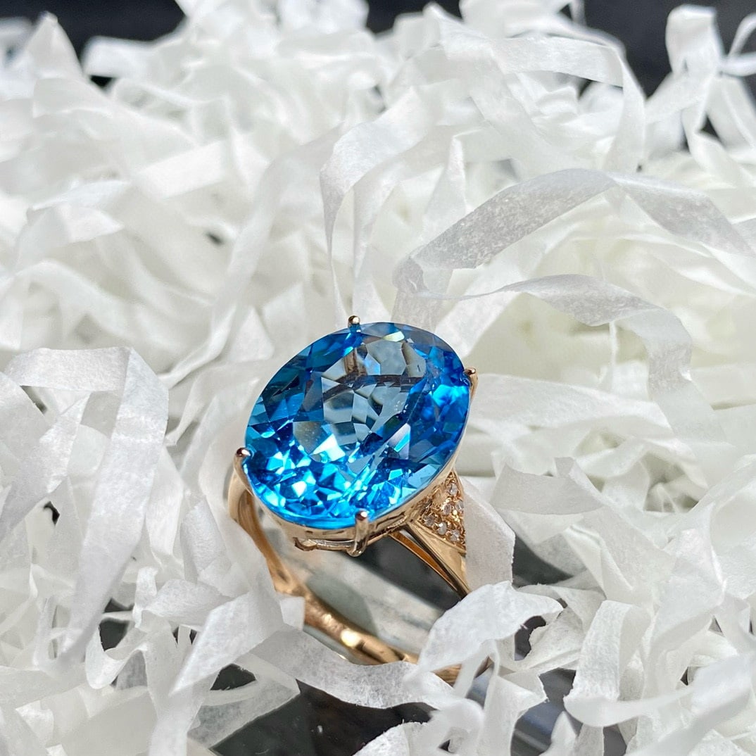 14k Gold 9.25 Ct Natural Topaz & Diamond Ring - 6
