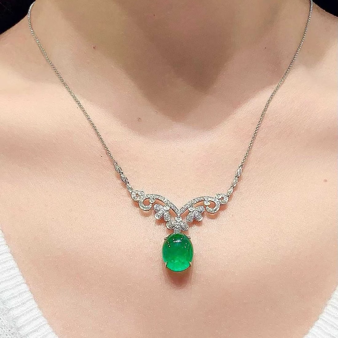 14k Gold 6.6 Ct Natural Emerald & Diamond Necklace - 3