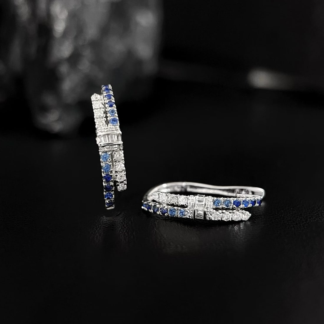 14k Gold 0.72 Ctw Natural Sapphire & Diamond Earrings: Ref:231188139 // gold content:14k gold // main gemstone:sapphire // shape:round // carat weight:0. 4ct // color:blue // treatment:natural // cut grade:g // // adjacent gemstone 2 : diamond //