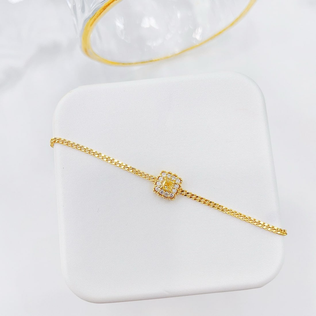 14k Gold 0.32 Ctw Natural Yellow Diamond & Diamond Bracelet - 3