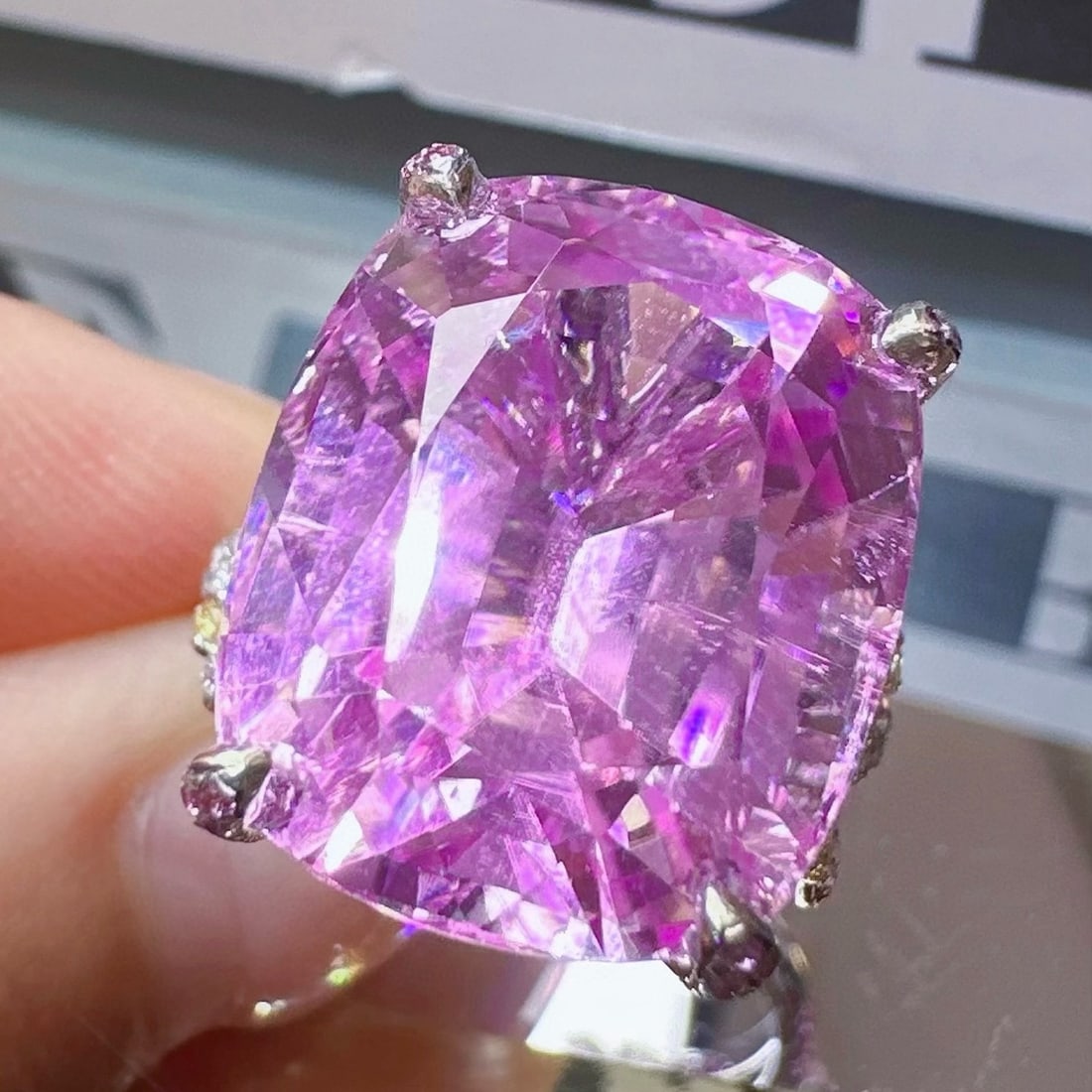 14k Gold 17.57 Ctw Natural Kunzite & Diamond Ring: Ref:231188148 // gold content:14k gold // ring size:7. 25us // // main gemstone:kunzite // shape:cushion // carat weight:17. 27ct // color:pinkish purple // treatment:natural // // adjacent gemstone 2