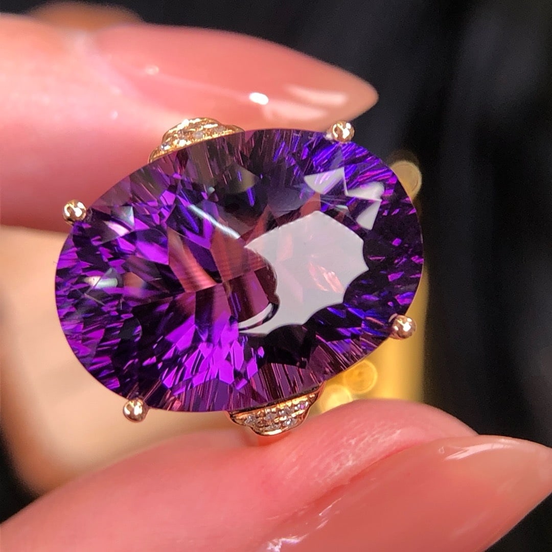 14k Gold 14.60 Ct Natural Amethyst & Diamond Ring: Ref:231188164 // gold content:14k gold // ring size:7. 25us // // main gemstone:amethyst // shape:oval // carat weight:14. 60ct // color:purple // treatment:natural // // adjacent gemstone 2 :