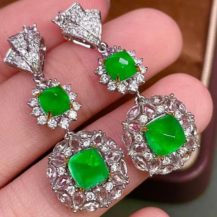 14k Gold 4.12 Ctw Natural Emerald & Diamond Earrings: Ref:231188175 // gold content:14k gold // main gemstone:emerald // shape:sugar-loaf // carat weight:3. 5ct // color:green // treatment:natural // // adjacent gemstone 2 : diamond // shape:round // car