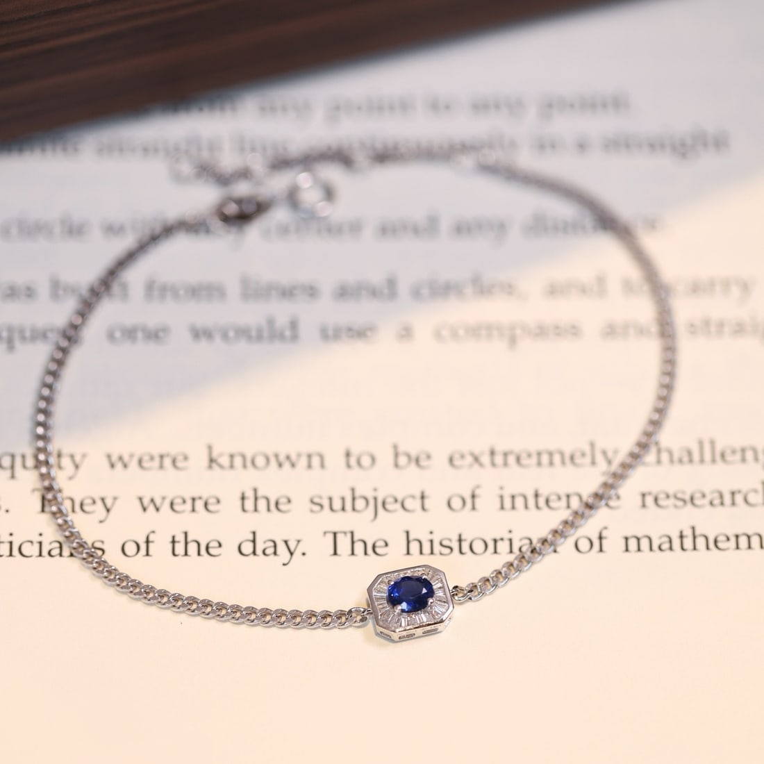 14k Gold 0.3 Ct Natural Sapphire & Diamond Necklace: Ref:231188177 // gold content:14k gold // main gemstone:sapphire // shape:oval // carat weight:0. 3ct // color:blue // treatment:natural // // adjacent gemstone 2 : diamond // shape:baguette //