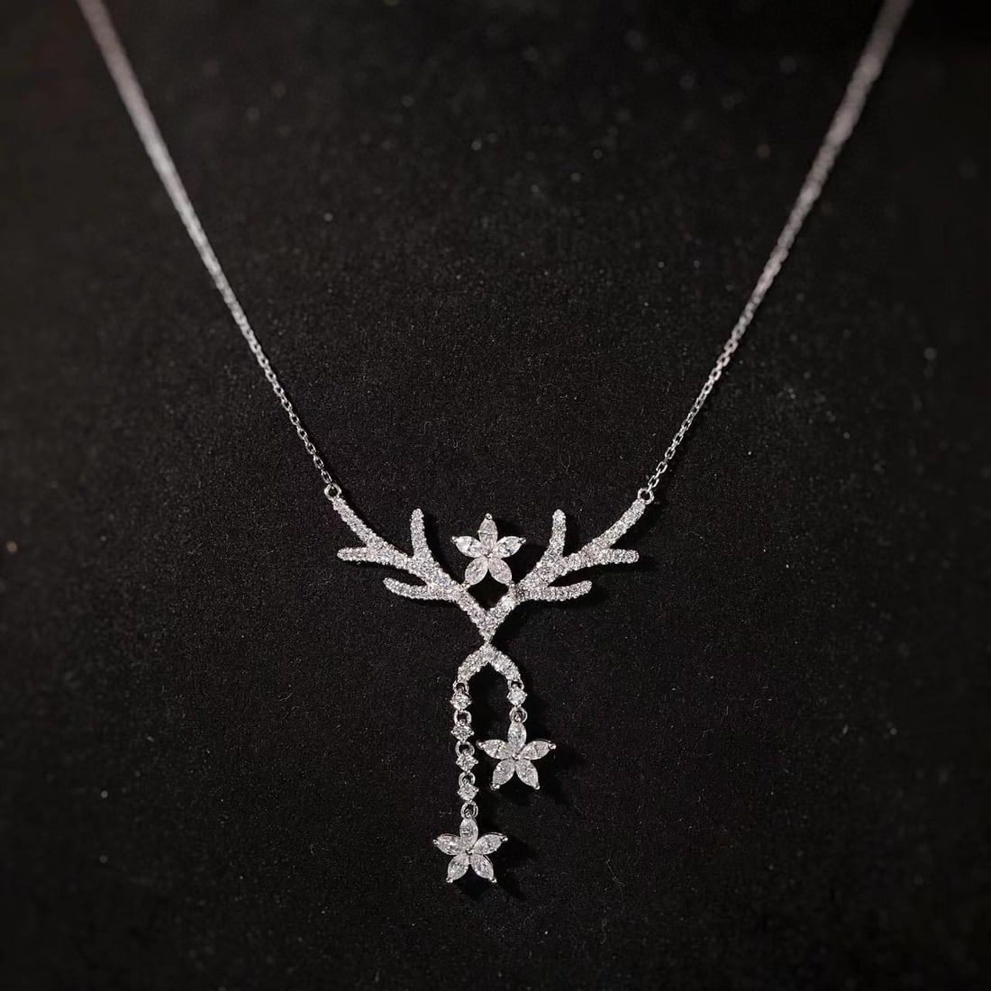 14k Gold 1.4 Ct Natural H Diamond Necklace: Ref:231188188 // gold content:14k gold // main gemstone:diamond // shape:multiple // carat weight:1. 4ct // clarity grade:vs-si // color:h // treatment:natural // Condition: New Low Estimate: 4000.00