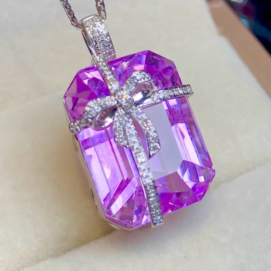 14k Gold 25.75 Ct Natural Kunzite & Diamond Pendant( Without Chain ) - 6