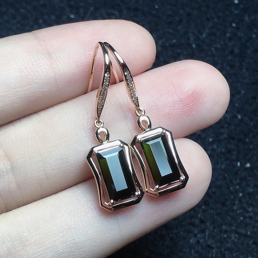 14k Gold 2.52 Ct Natural Tourmaline & Diamond Earrings: Ref:231188196 // gold content:14k gold // main gemstone:tourmaline // shape:octagonal // carat weight:2. 52ct // color:green // treatment:natural // // adjacent gemstone 2 : diamond // number of