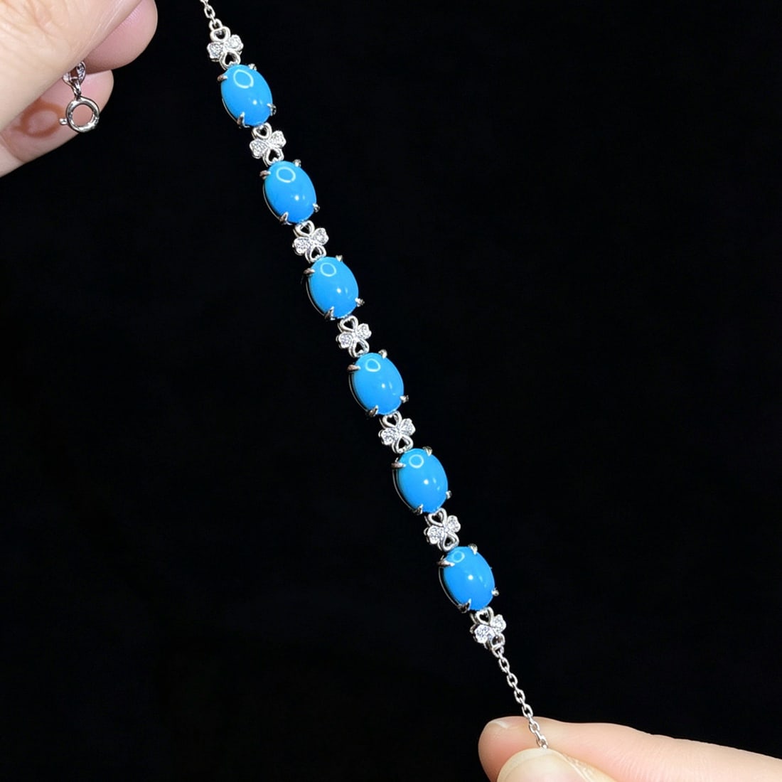 14k Gold 6.21 Ctw Natural Blue Turquoise & Diamond Bracelet: Ref:231188199 // gold content:14k gold // main gemstone:blue turquoise // shape:oval // carat weight:6. 12ct // color:blue // treatment:natural // // adjacent gemstone 2 : diamond // shape:round // ca
