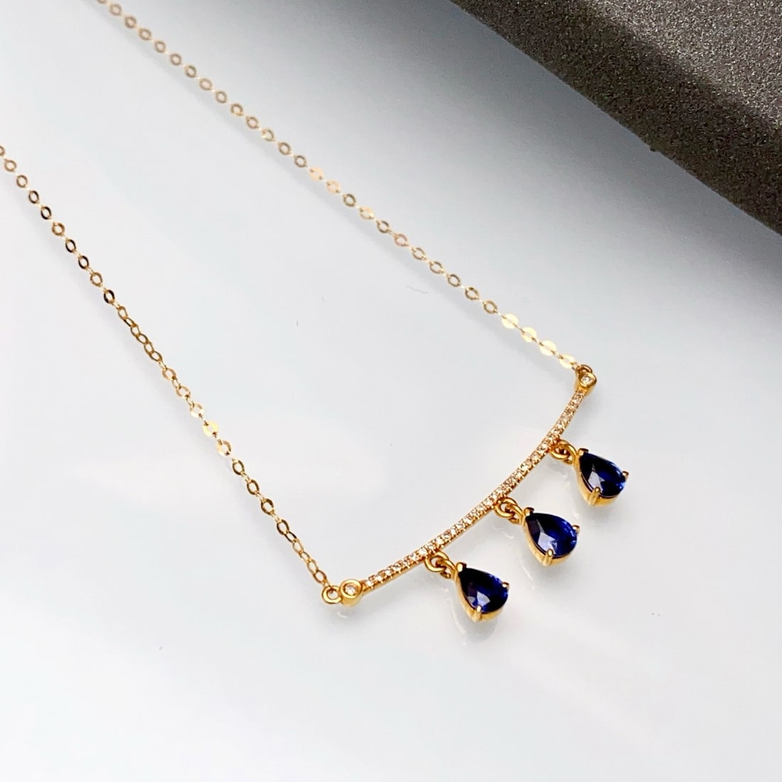 14k Gold 1.25 Ct Natural Sapphire & Diamond Necklace - 3