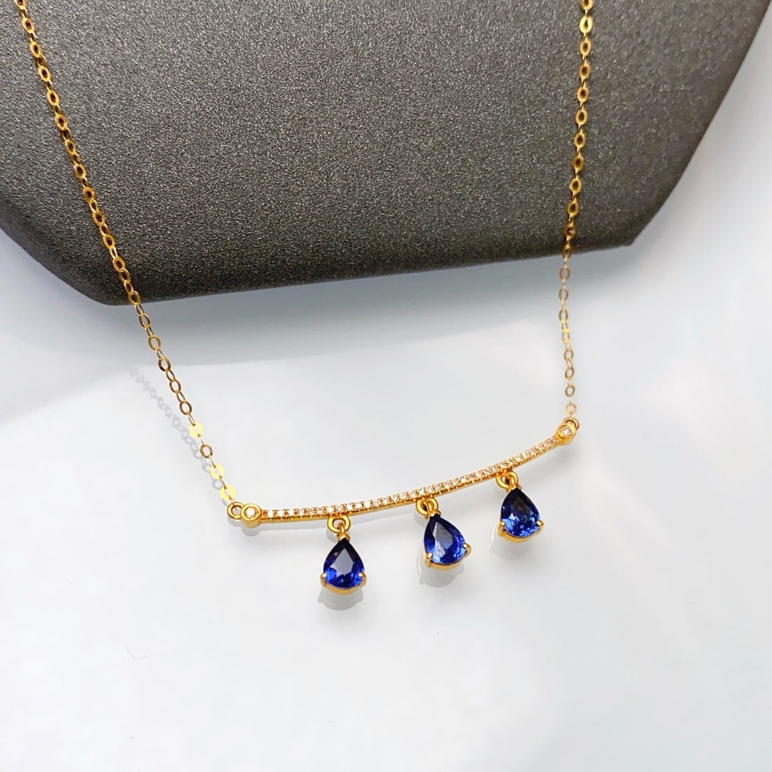 14k Gold 1.25 Ct Natural Sapphire & Diamond Necklace - 4