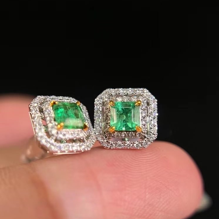 14k Gold 0.90 Ctw Natural Emerald & Diamond Earrings - 3