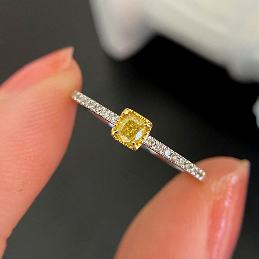 14k Gold 0.30 Ctw Natural Yellow Diamond & Diamond Ring: Ref:231188229 // gold content:14k gold // ring size:7. 25us // // main gemstone:yellow diamond // shape:cushion // carat weight:0. 2ct // color:yellow // treatment:natural // // adjacent gemstone 2 :