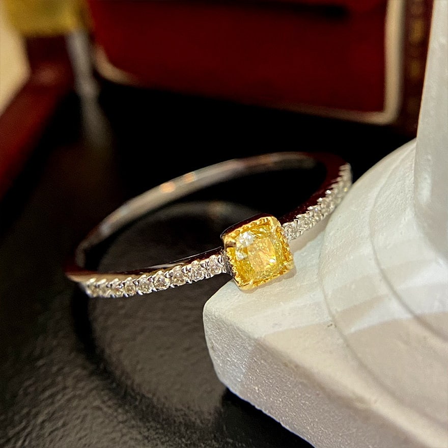 14k Gold 0.30 Ctw Natural Yellow Diamond & Diamond Ring - 3