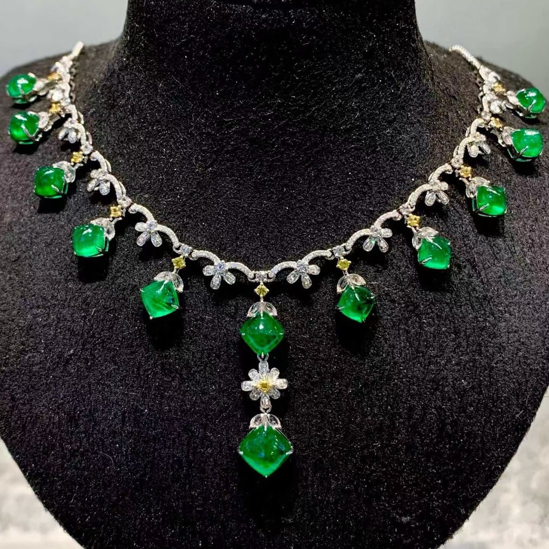 14k Gold 9.3 Ct Natural Emerald & Diamond Necklace - 3