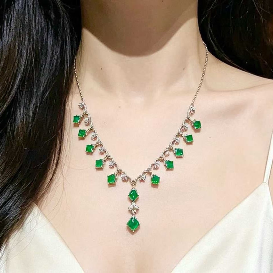 14k Gold 9.3 Ct Natural Emerald & Diamond Necklace - 4