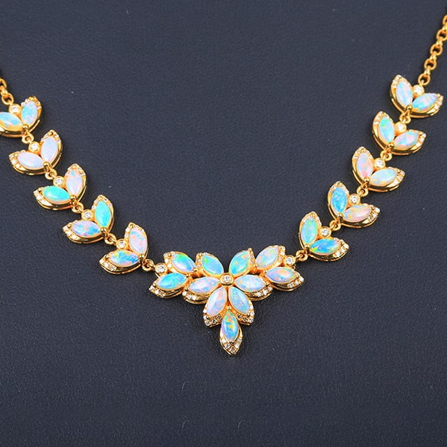 14k Gold 3.38 Ctw Natural Opal & Diamond Necklace: Ref:231188236 // gold content:14k gold // main gemstone:opal // shape:marquise // carat weight:2. 79ct // color:white // treatment:natural // // adjacent gemstone 2 : diamond // number of stones:168