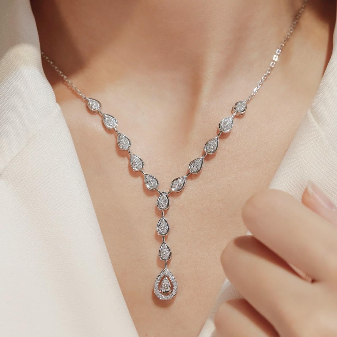 14k Gold 0.8 Ct Natural H Diamond Necklace: Ref:231188240 // gold content:14k gold // main gemstone:diamond // shape:round // carat weight:0. 8ct // clarity grade:vs-si // color:h // treatment:natural // cut grade:g // Condition: New Low