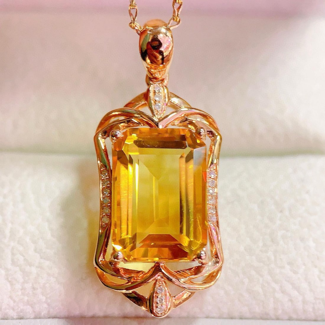 14k Gold 7.30 Ctw Natural Citrine & Diamond Pendant( Without Chain ): Ref:231188295 // gold content:14k gold // main gemstone:citrine // shape:octagonal // carat weight:7. 25ct // color:yellow // treatment:natural // // adjacent gemstone 2 : diamond // number of stones: