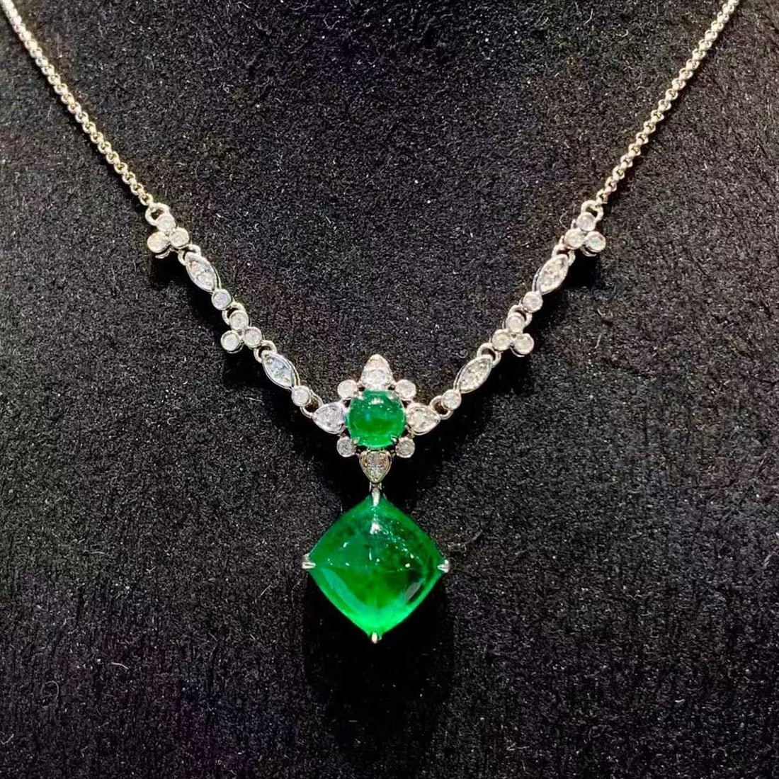 14k Gold 3.8 Ct Natural Emerald & Diamond Necklace - 3