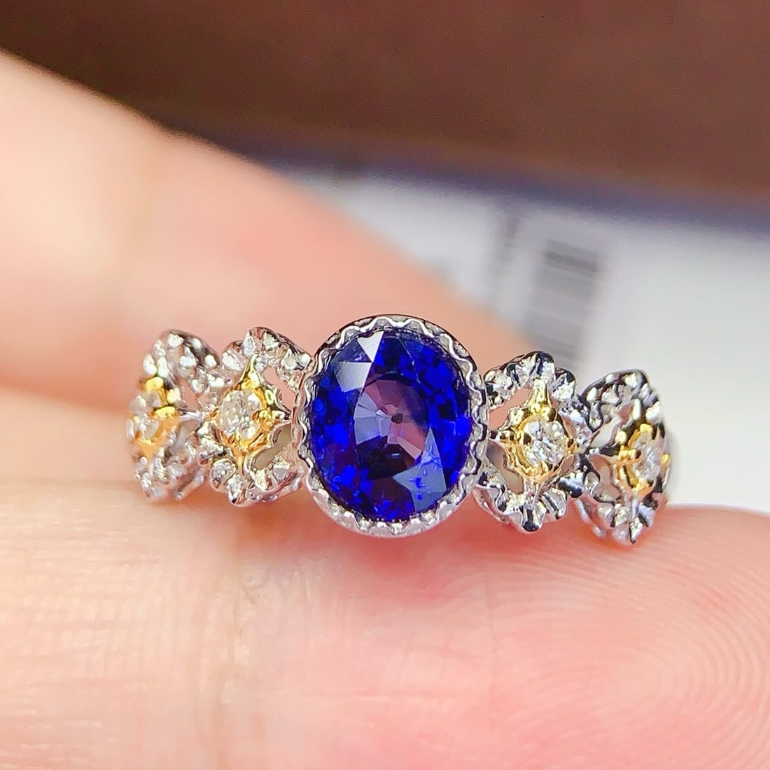 14k Gold 0.85 Ct Natural Sapphire & Diamond Ring - 4