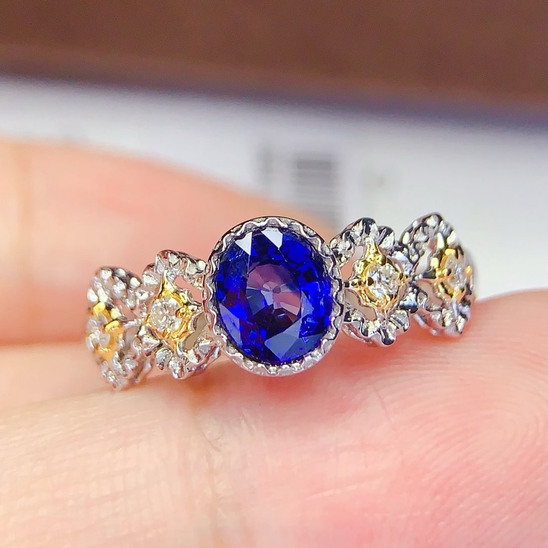 14k Gold 0.85 Ct Natural Sapphire & Diamond Ring - 5