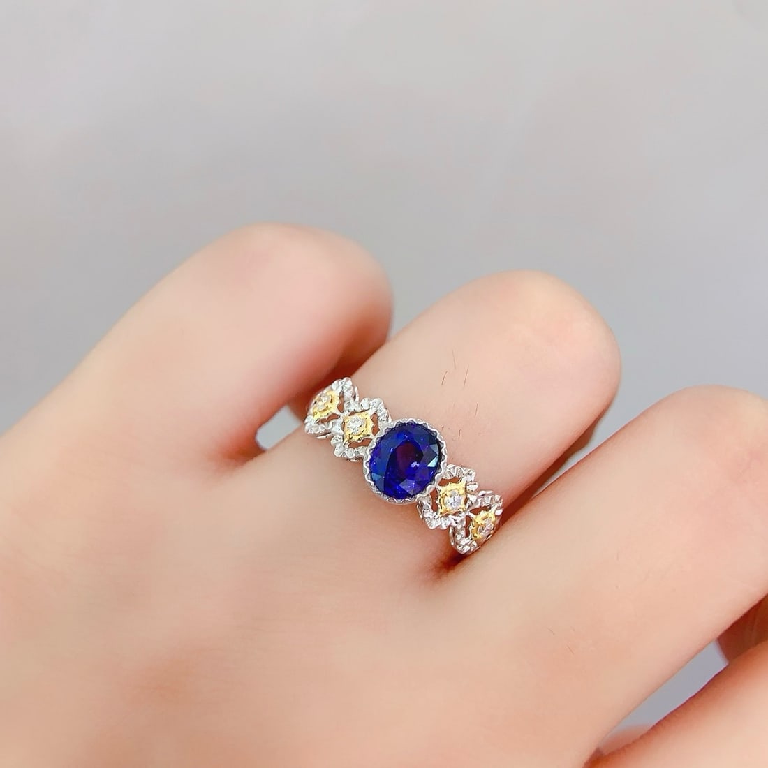 14k Gold 0.85 Ct Natural Sapphire & Diamond Ring - 6