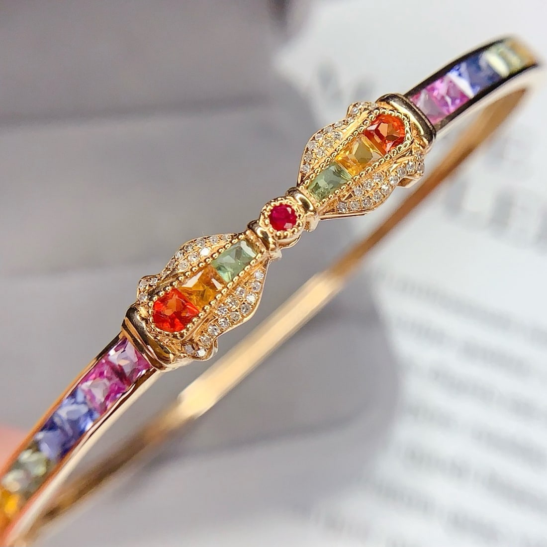 14k Gold 6.5 Ct Natural Sapphire & Diamond Bangle: Ref:231188306 // gold content:14k gold // main gemstone:sapphire // shape:princess // carat weight:6. 5ct // color:color // treatment:natural // // adjacent gemstone 2 : diamond // number of stones:52
