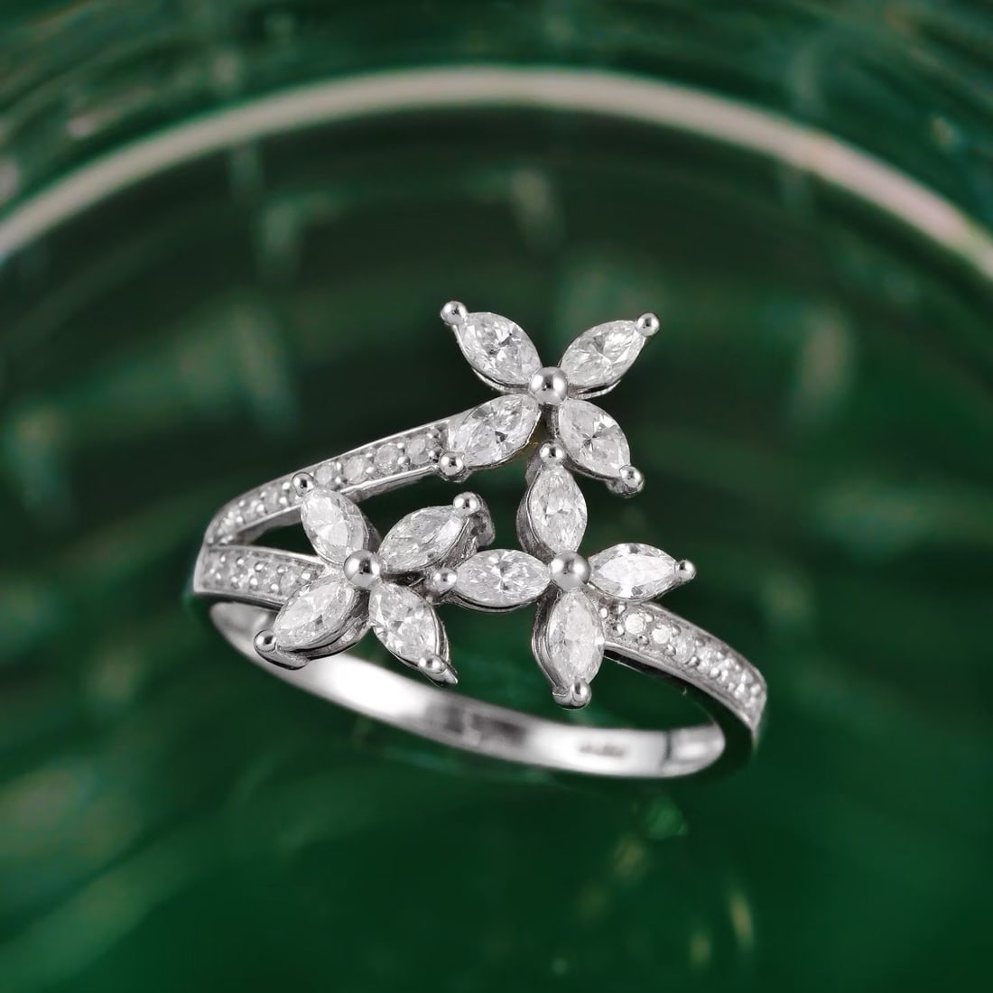14k Gold 0.95 Ct Natural H Diamond Ring: Ref:231188312 // gold content:14k gold // ring size:7. 25us // // main gemstone:diamond // shape:multiple // carat weight:0. 95ct // clarity grade:vs-si // color:h // treatment:natural // Condition: