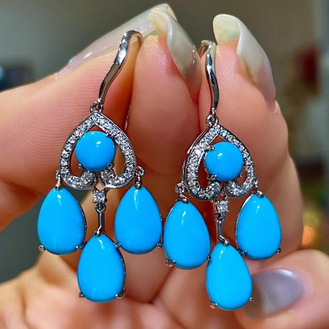14k Gold 9.22 Ctw Natural Blue Turquoise & Diamond Earrings: Ref:231188330 // gold content:14k gold // main gemstone:blue turquoise // shape:multiple // carat weight:9. 01ct // color:blue // treatment:natural // // adjacent gemstone 2 : diamond // shape:round