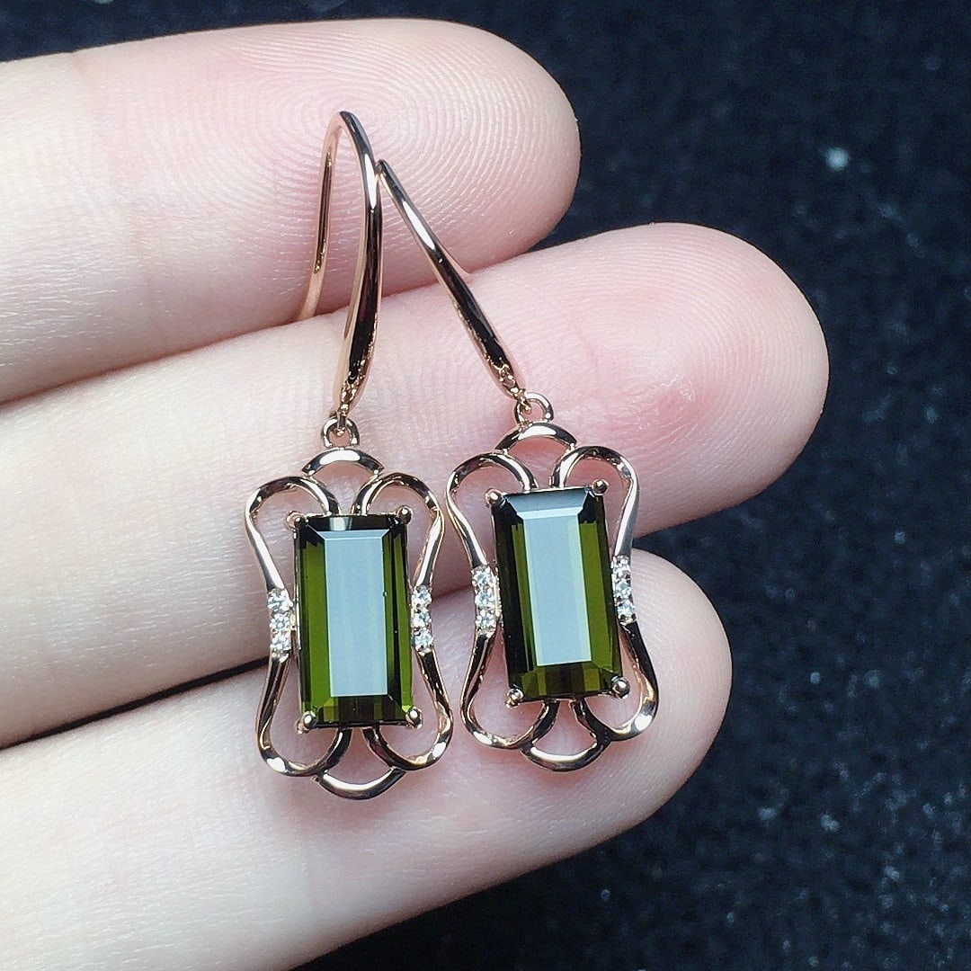 14k Gold 2.92 Ct Natural Tourmaline & Diamond Earrings: Ref:231188331 // gold content:14k gold // main gemstone:tourmaline // shape:octagonal // carat weight:2. 92ct // color:green // treatment:natural // // adjacent gemstone 2 : diamond // number of stone