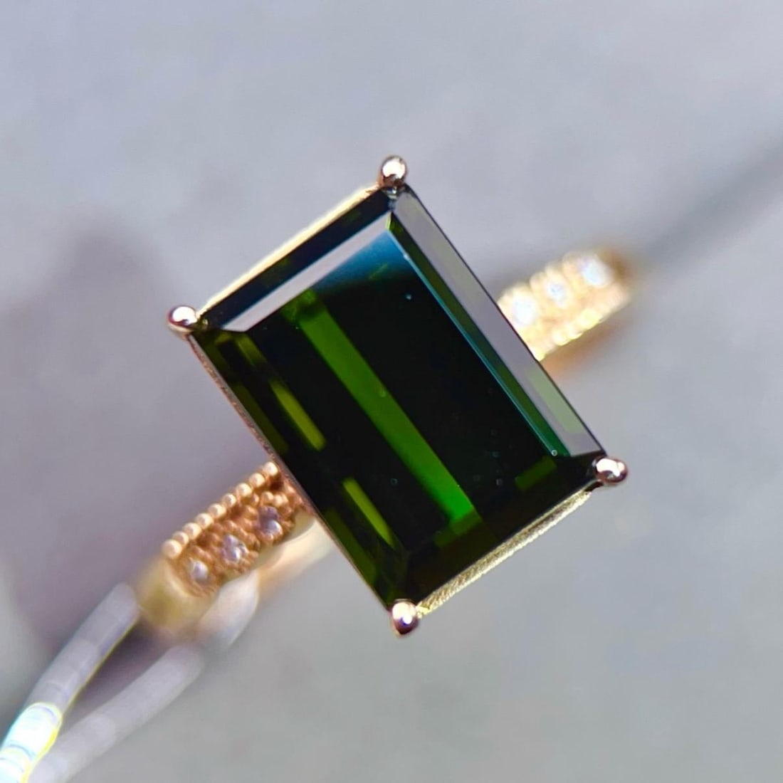 14k Gold 4.44 Ctw Natural Tourmaline & Diamond Ring: Ref:231188332 // gold content:14k gold // ring size:7. 25us // // main gemstone:tourmaline // shape:octagonal // carat weight:4. 4ct // color:green // treatment:natural // // adjacent gemstone 2 :