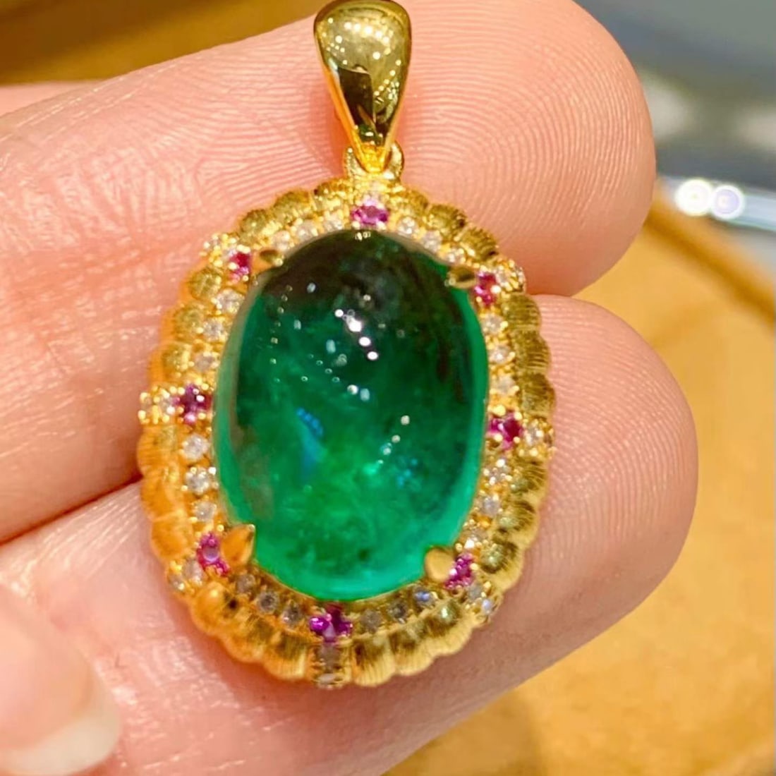 14k Gold 4.65 Ct Natural Emerald & Diamond Pendant( Without Chain ) - 4