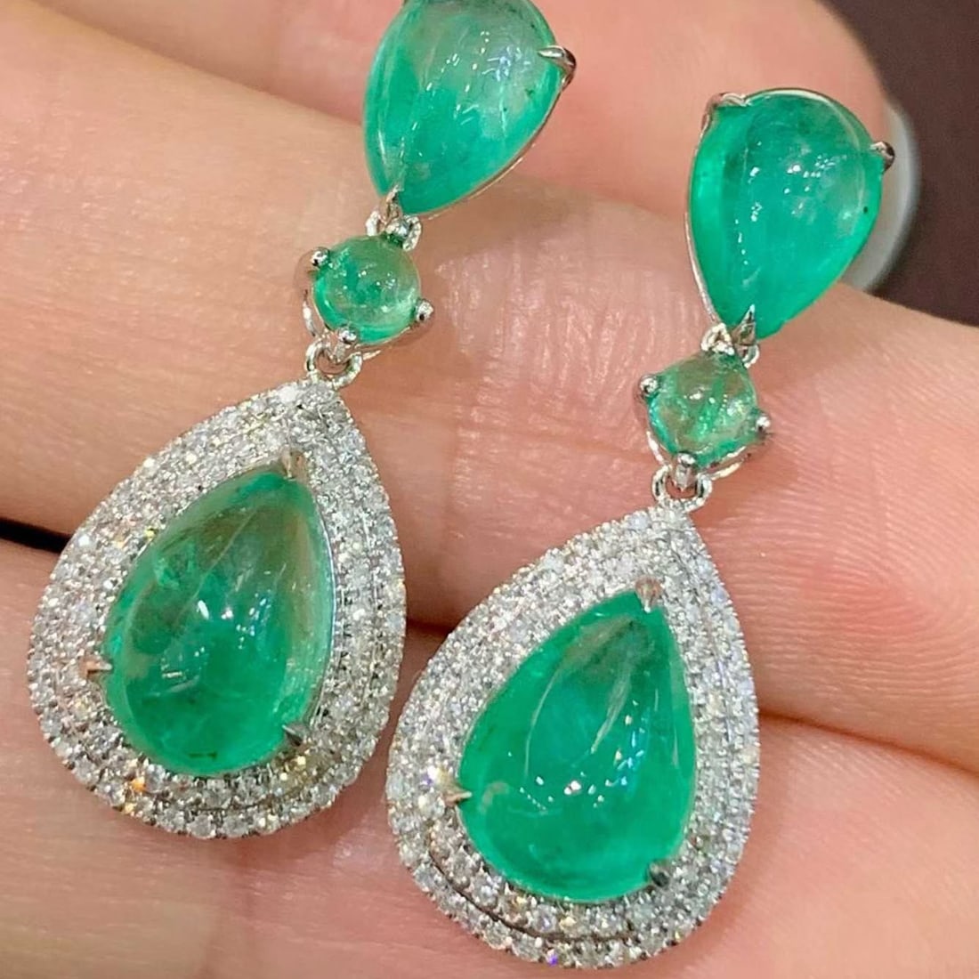 14k Gold 5.9 Ct Natural Emerald & Diamond Earrings - 4