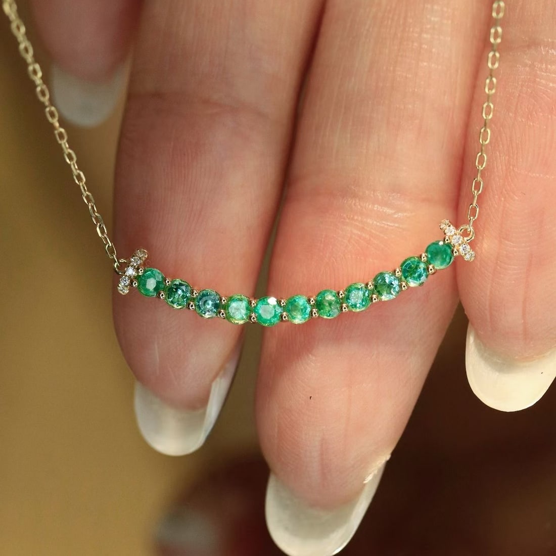 14k Gold 0.57 Ctw Natural Emerald & Diamond Necklace: Ref:231188363 // gold content:14k gold // main gemstone:emerald // shape:round // carat weight:0. 55ct // color:green // treatment:natural // cut grade:g // // adjacent gemstone 2 : diamond //