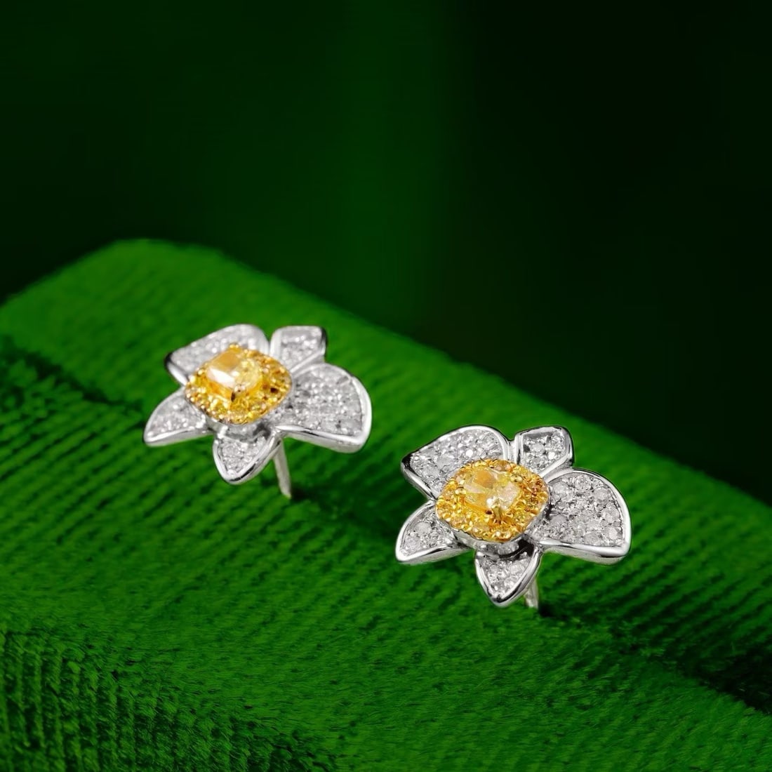 14k Gold 0.50 Ct Natural Color Diamond Earrings - 2